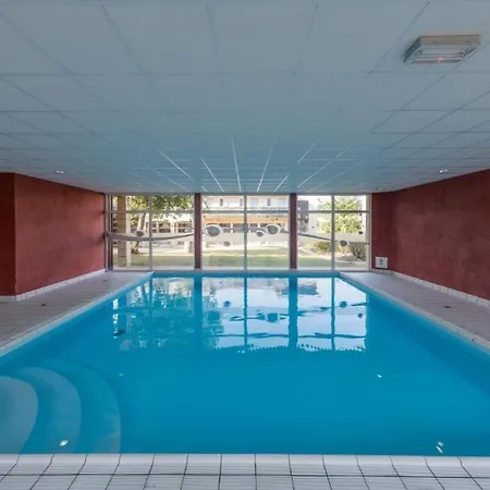 Hotel Le Domaine Du Golf Dalbret Lavardac